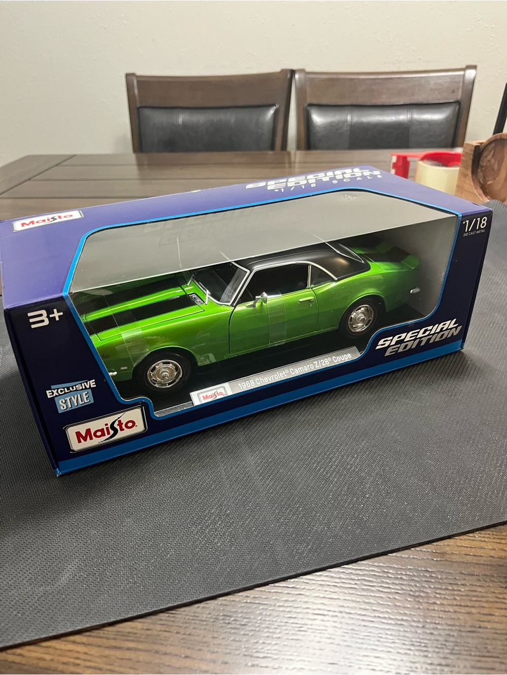 Maisto Special Edition 1968 Chevrolet Camaro 1/18 Die-Cast Car - Green